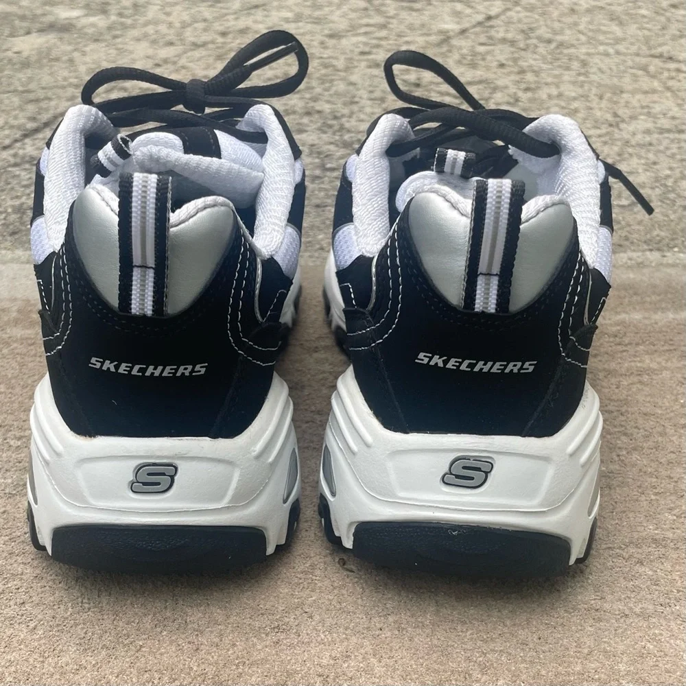 Men’s NWT black & white Skechers D’Lite.  Size 8 - Picture 5 of 7